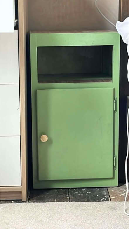 Photo of free Bedside table (B16) #1