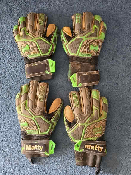 Photo of free Goalie gloves (size 7?) (Kennington OX1) #2