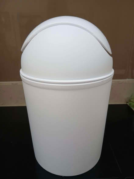 Photo of free Small swing-lid bin (Harrogate HG2) #1