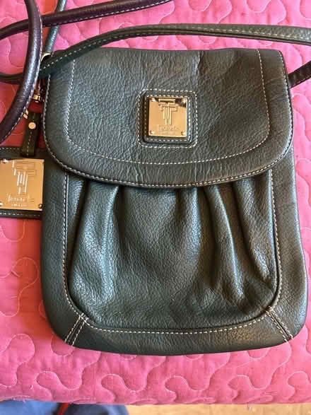 Photo of free 2 leather cross body bags (10011 (17th & 9th)) #4