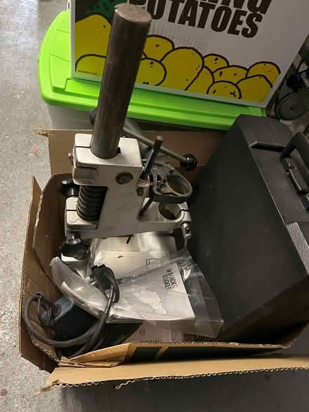 Photo of free B&D drill stand & heat gun (Melbourn SG8 near Royston) #2