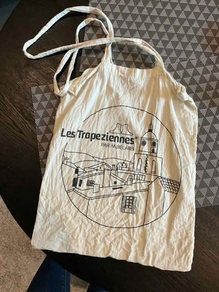 Photo of free Tote bag (Wandsworth Town SW11) #1