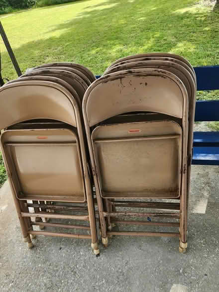 Photo of free Come have a chair/seat (Combee Settlement) #1