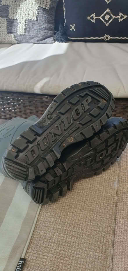 Photo of free Traditional Dunlop women's Wellington boots (Broadwater BN14) #2