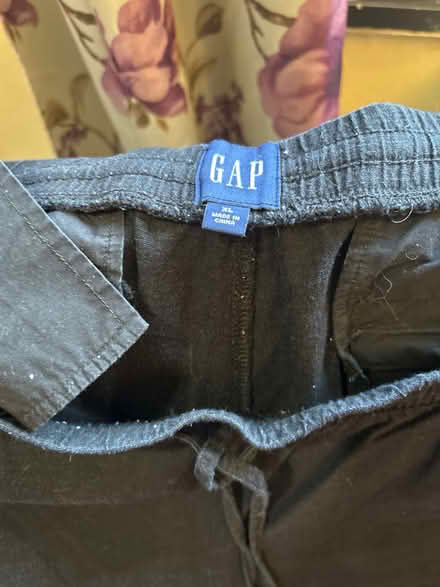 Photo of free XL Gap Women’s linen pants (10011 (17th & 9th)) #2