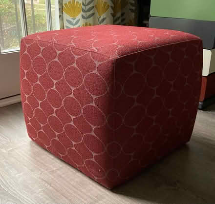 Photo of free Ottoman w wheels (South Arlington) #1