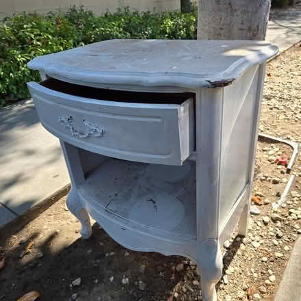 Photo of free Side Table (Chiquita Av MtnVw) #1