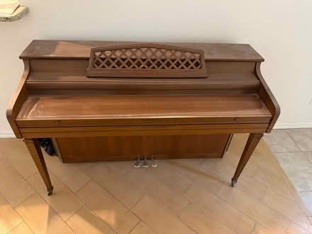 Photo of free Kimball Whitney piano (Midway) #2