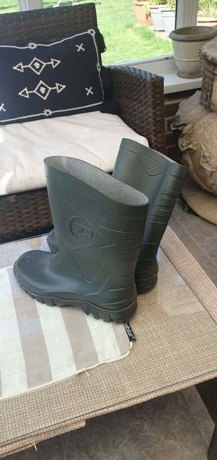Photo of free Traditional Dunlop women's Wellington boots (Broadwater BN14) #1