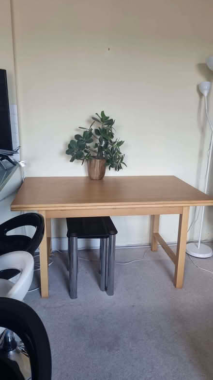 Photo of free Dining room table (Drayton Park N5) #1