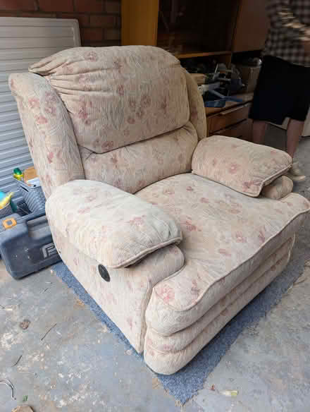 Photo of free Electric Recliner Chair (Woodloes Park CV34) #1