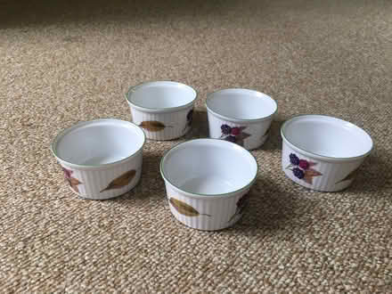 Photo of free Royal Worcester porcelain oven to table wear - 13 pieces (Coleshill HP7) #2
