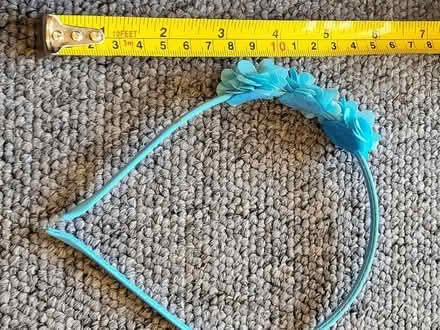 Photo of free Girls Hairband with blue flowers (Hoxton Street N1) #4