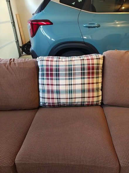 Photo of free 83" couch (Glasgow, de) #2