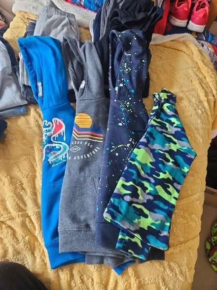 Photo of free Boys hoodies (Hull HU1) #1