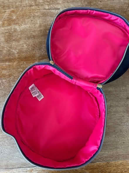 Photo of free Unused make-up/toiletries case (Royston, by the station (SG8)) #3
