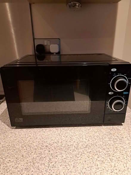 Photo of free Microwave (Eastbourne BN21) #1