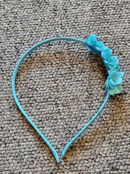 Photo of free Girls Hairband with blue flowers (Hoxton Street N1) #1