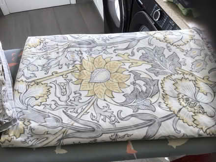 Photo of free King size duvet cover & 2 pillow cases - Wm. Morris design (Alderley Edge SK9) #1