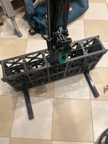 Photo of free Ski stand, 5 pairs (Cleveland Park) #2