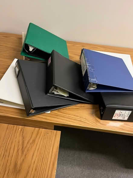Photo of free large ring binders (221 chestnut street, 19106) #1