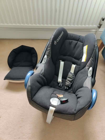 Photo of free Maxi-cosi pebble car seat with infant insert (Temple Fortune NW11) #1