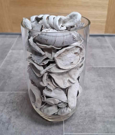 Photo of free Glass vase / container / votive (Boughton Monchelsea ME17) #4