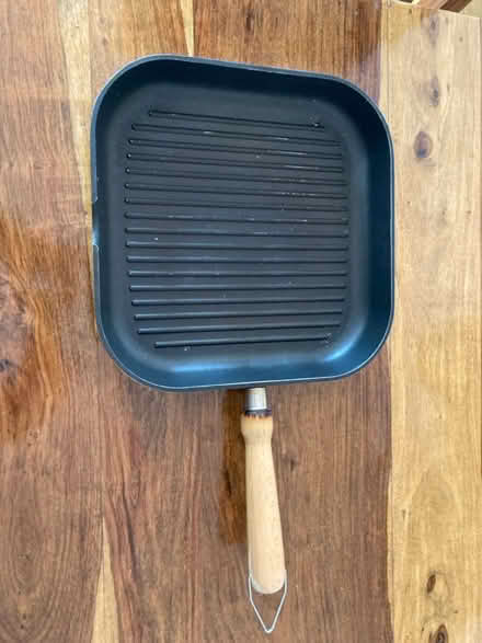 Photo of free Cast iron griddle pan (W12) #1