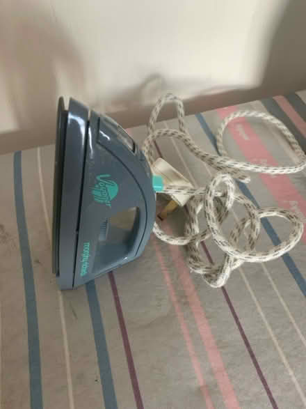 Photo of free Travel iron (M32) #1