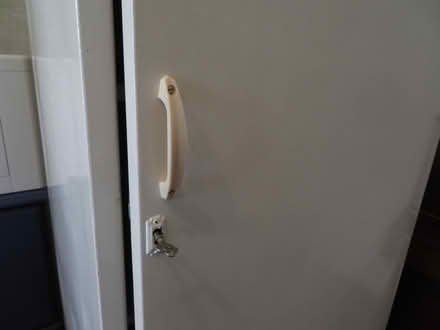 Photo of free white wardrobe or cupboard with shelves (Addiscombe CR0) #1