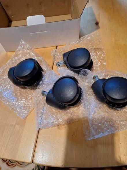 Photo of free 4 wheels for an office chair (crouch end, N8) #1