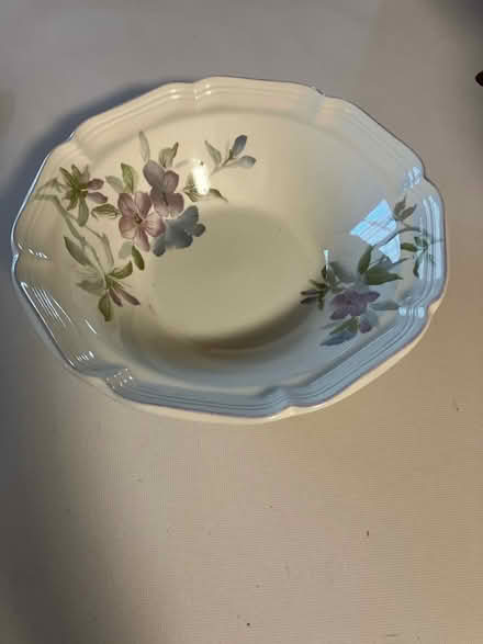 Photo of free Serving bowl (Bensenville) #1