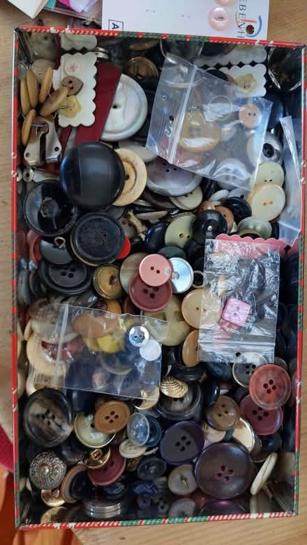 Photo of free Lots and lots of random assorted buttons (Lightpill GL5) #1