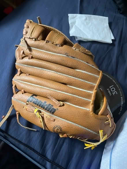 Photo of free Kids Baseball mitt. (Sharples BL1) #2