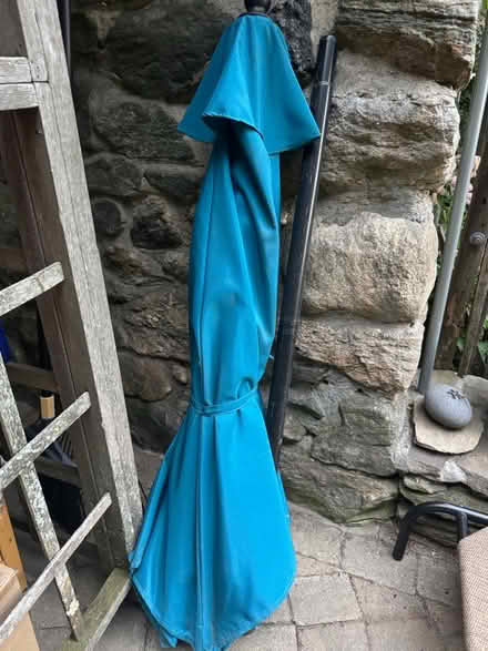 Photo of free Market umbrella (Lake Mohegan, NY) #4