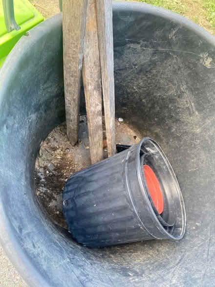 Photo of free Garden containers (Ijamsville 21754) #3