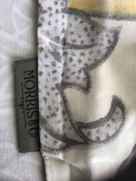 Photo of free King size duvet cover & 2 pillow cases - Wm. Morris design (Alderley Edge SK9) #4