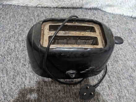 Photo of free 2 slice toaster (Kendal LA9) #2