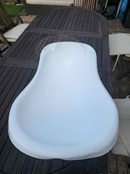 Photo of free Baby bath tub and high Chair (Edmonton Green N9) #3
