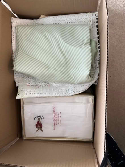 Photo of free Trays, table mats, chopping boards, table cloths and napkins (Heswall CH60) #4