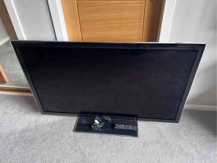 Photo of free Samsung UE46D5520 46 inch smart TV (Currie EH14) #1