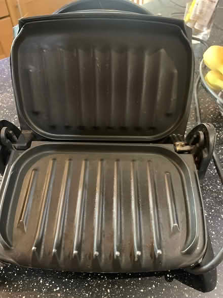 Photo of free George Foreman grill machine (CW11) #2