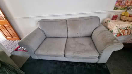 Photo of free Sofa (La13 9pz) #1