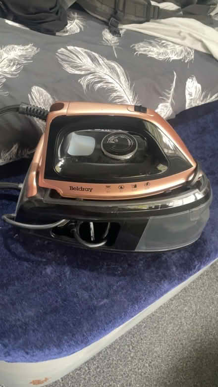 Photo of free Steam iron (La1) #1