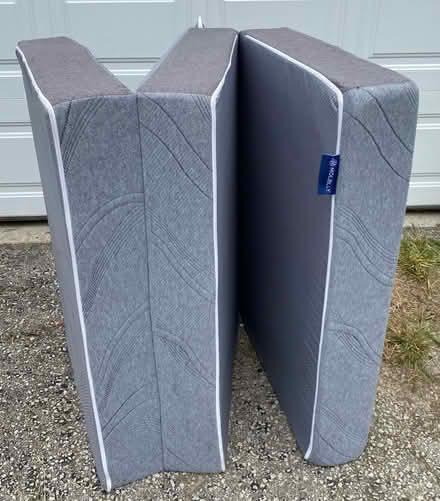 Photo of free Portable single bed (Bloor/ The West Mall) #1