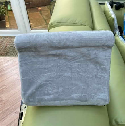 Photo of free iPad/Kindle rest (Stockland Green B23) #3