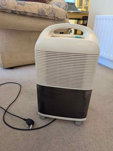 Photo of free Dehumidifier - working order (Wimbledon SW19) #1