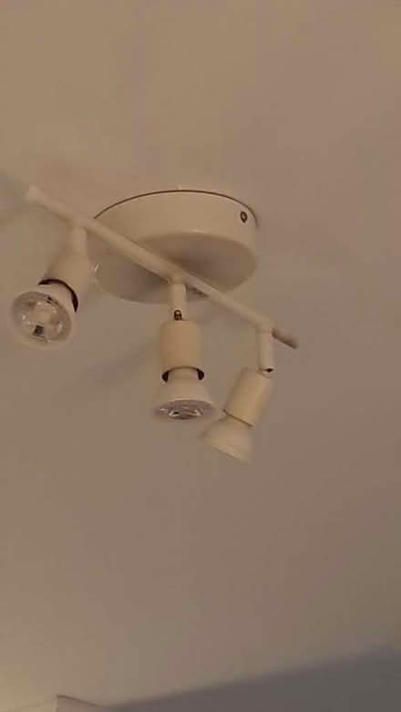 Photo of free 3-WAY CEILING SPOTLIGHT white (Maybury Hill GU22) #1