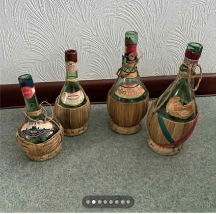 Photo of Empty Chianti bottles (Melbourne CM1) #1