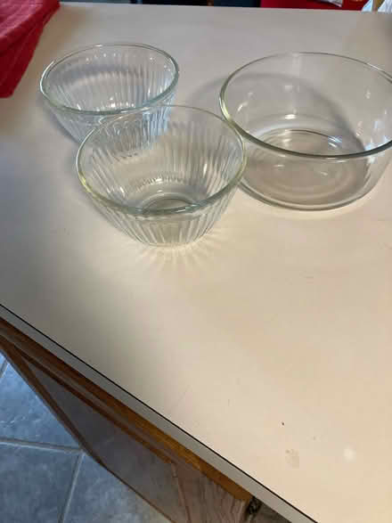 Photo of free Pyrex bowls (Bensenville) #1